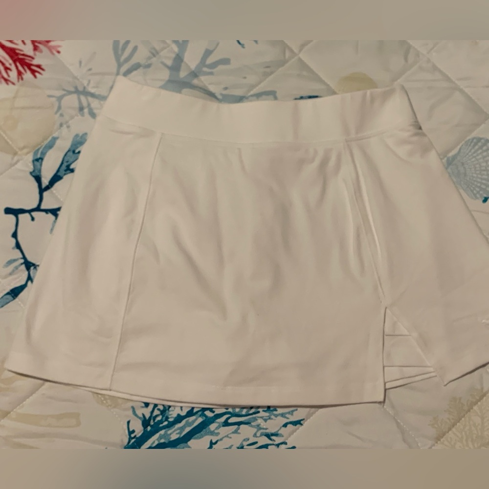 PINK SKORT WHITE SIZE S   NEW